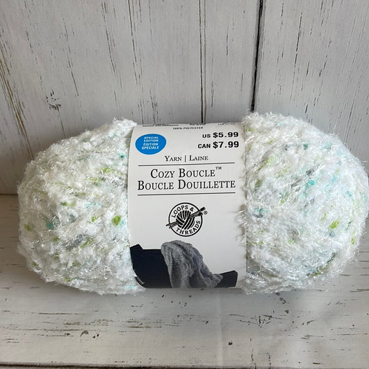 Cozy Boucle ~ DAYDREAM YARN ~ Loops & Threads