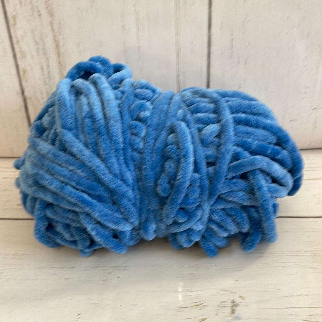 Country Blue ~ CHENILLE HOME ~ New No Label