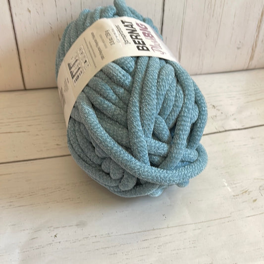 FOGGY TEAL YARN - Bernat Plush Big