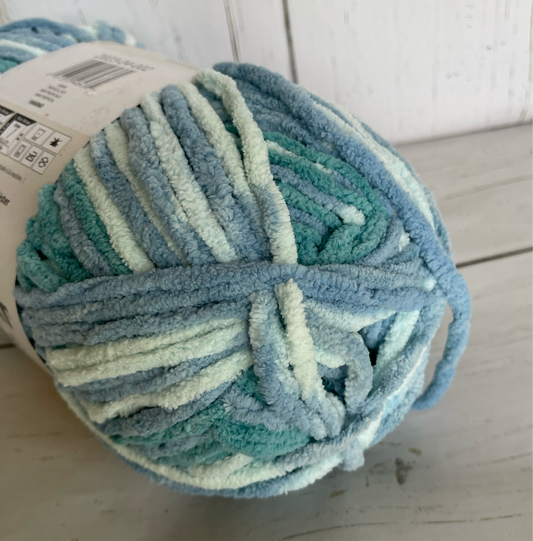 BERNAT BABY BLANKET Yarn ~ Tropical Sea ~ 10.5oz/300g, 220 yards/201m, Super Bulky 6