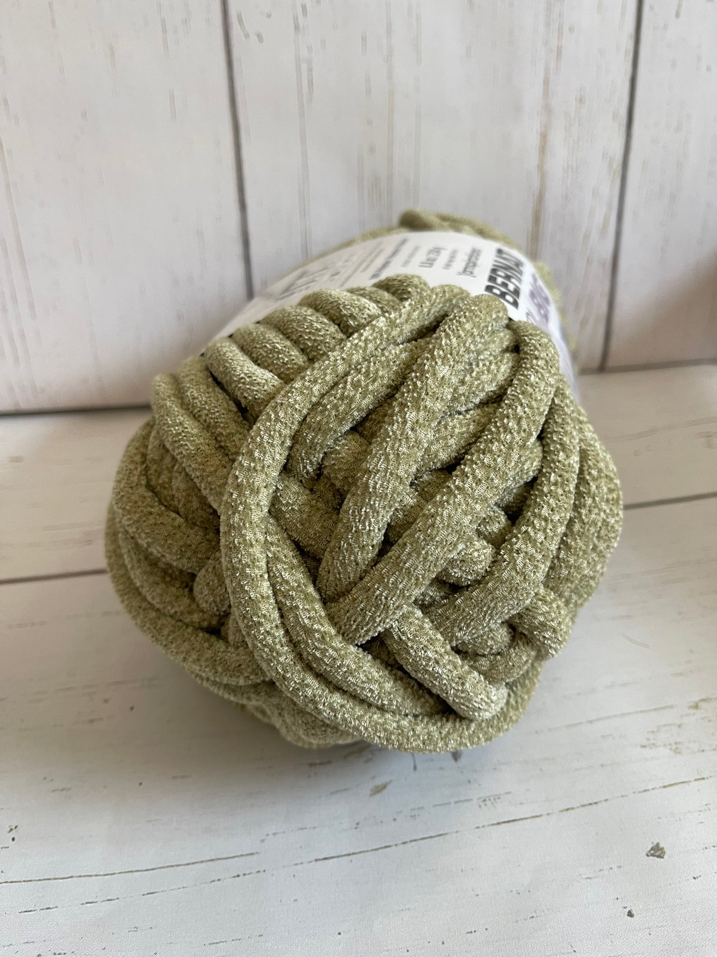 KHAKI GREEN YARN - Bernat Plush Big