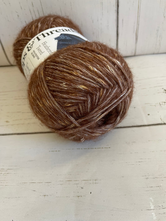 RED OAK ~ Heathered Tweed ~ Loops & Threads