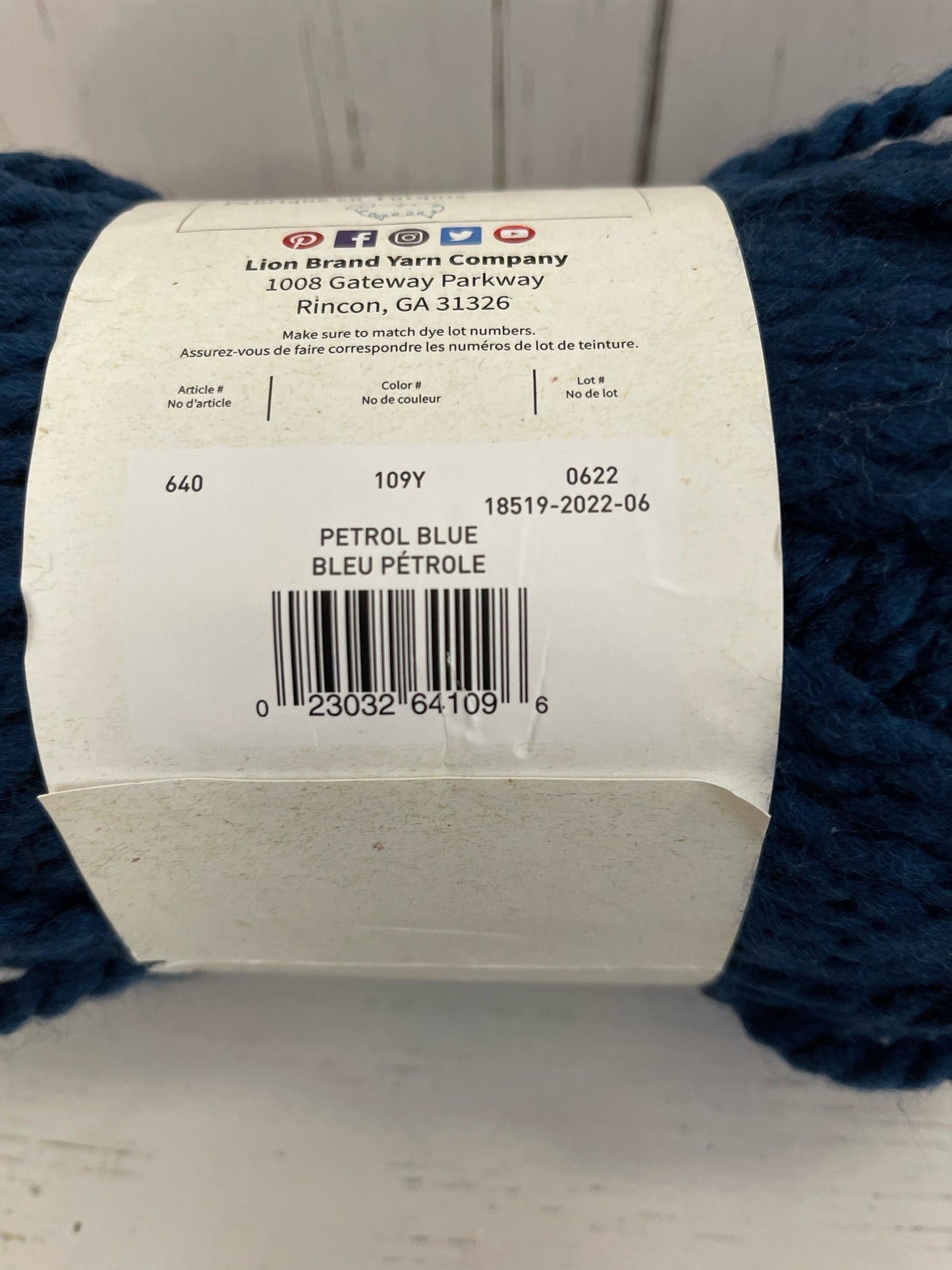 Petrol Blue ~ LION BRAND WOOL Ease Thick And Quick Yarn ~ 6 oz/170g (106 yd/97 m) Super Bulky 6