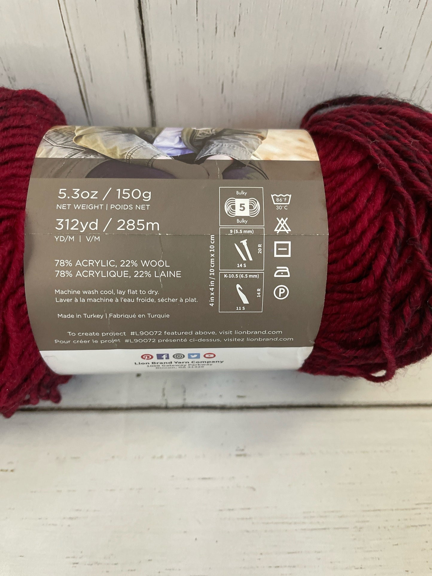 Scarfie ~ CRANBERRY/BLACK YARN ~ Lion Brand