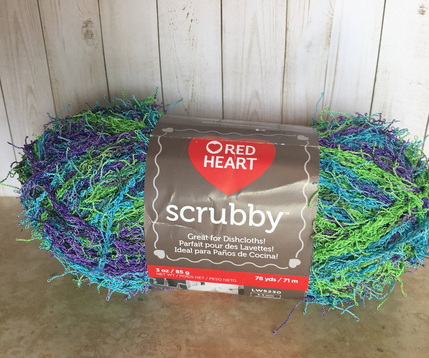 RED HEART Scrubby Capri 3oz/85g, 78yds/71m Size medium 4 Great for crafts, decorations