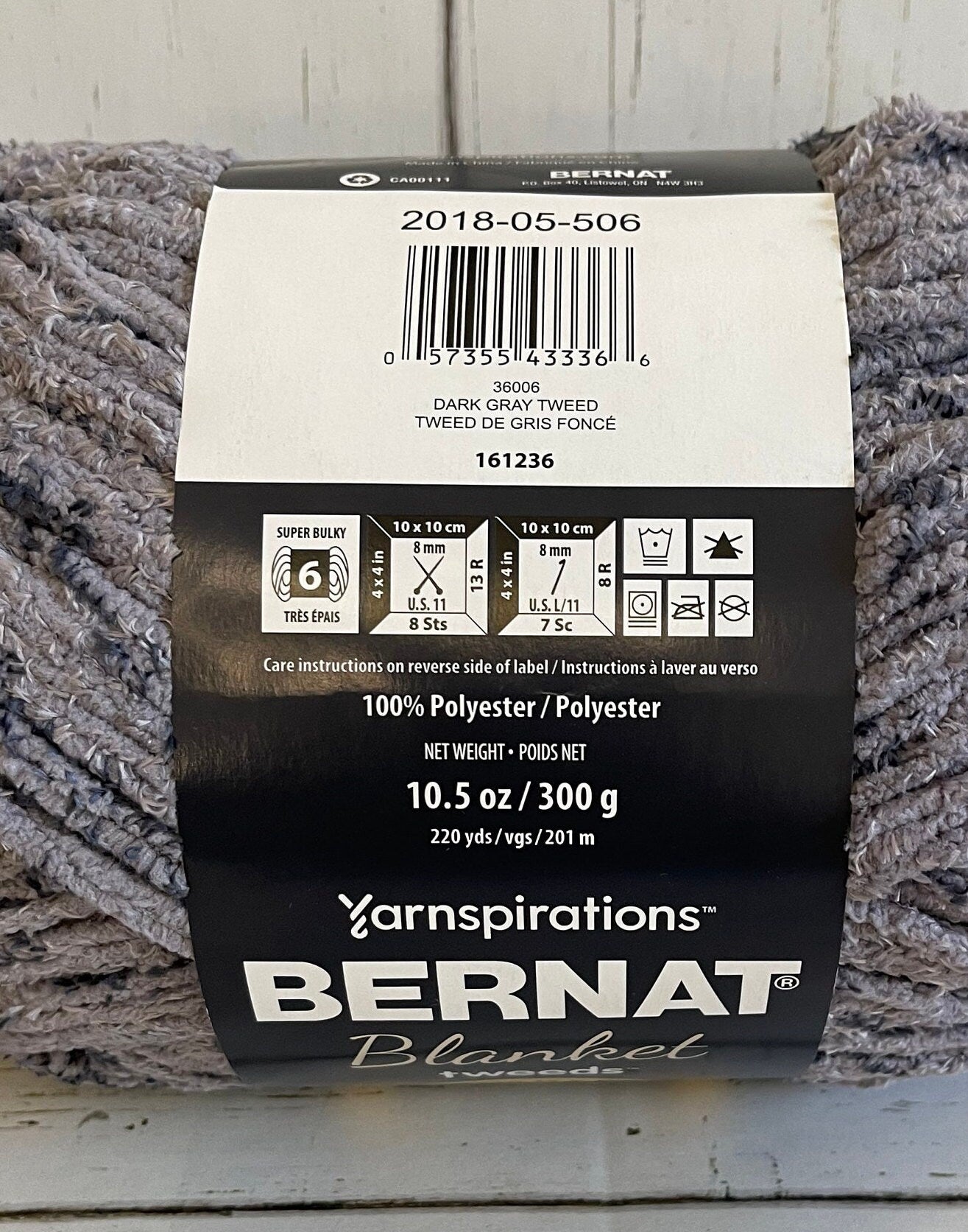 DARK GRAY TWEED ~ Bernat Blanket Tweeds ~ 10.5oz/300g, 220 yards/201m, Super Bulky 6