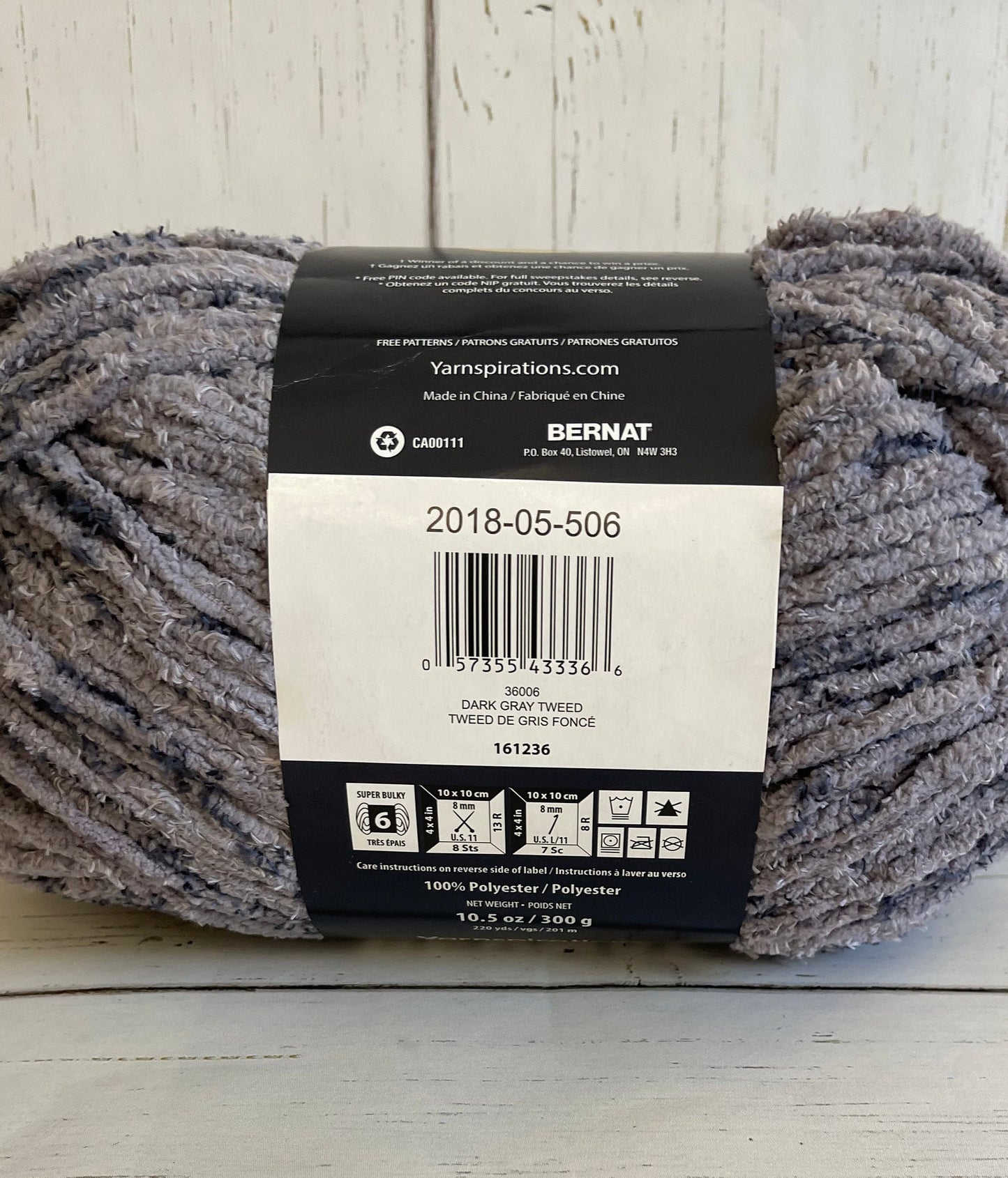 DARK GRAY TWEED ~ Bernat Blanket Tweeds ~ 10.5oz/300g, 220 yards/201m, Super Bulky 6