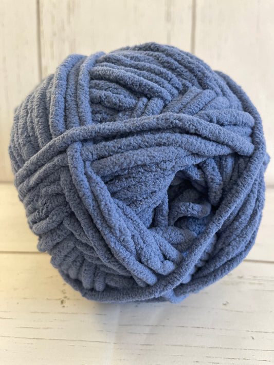 BERNAT  BLANKET Yarn, Country Blue, 10.5oz/300g, 220 yards/201m, Super Bulky 6