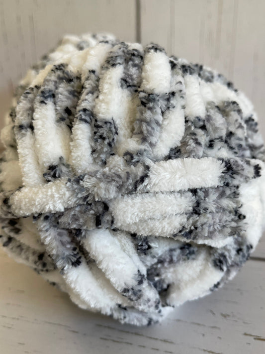 Chenille Home ~ BLACK AND WHITE Tweed Yarn