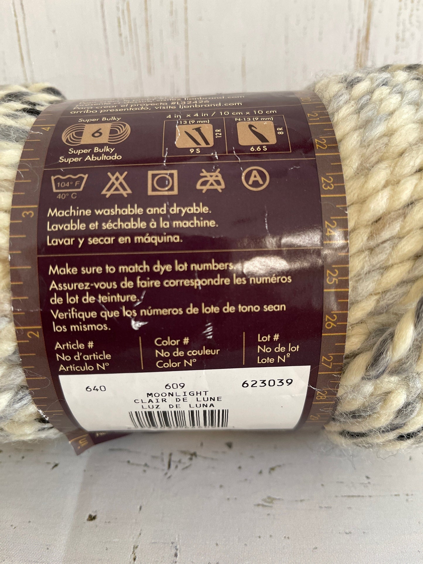 LION BRAND WOOL Ease Thick And Quick Yarn ~ Moonlight ~  5 oz. / 140 g. ~ 87 Yards / 80 Meters ~ Super Bulky 6